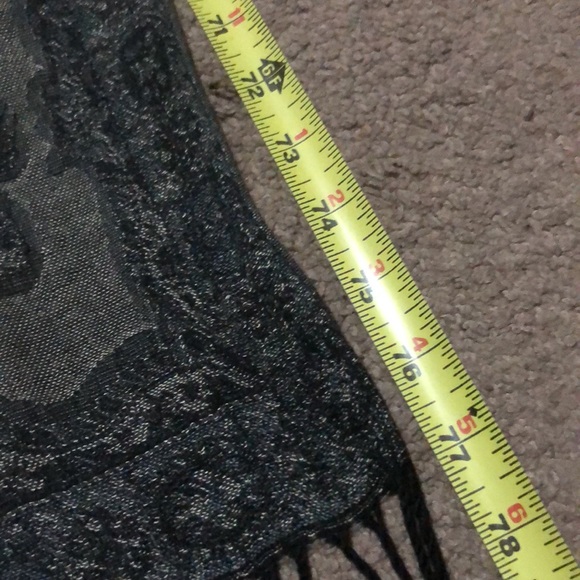Gorgeous Scarf With Fringe-77x19-Black/White/Gray-EUC - Picture 13 of 15